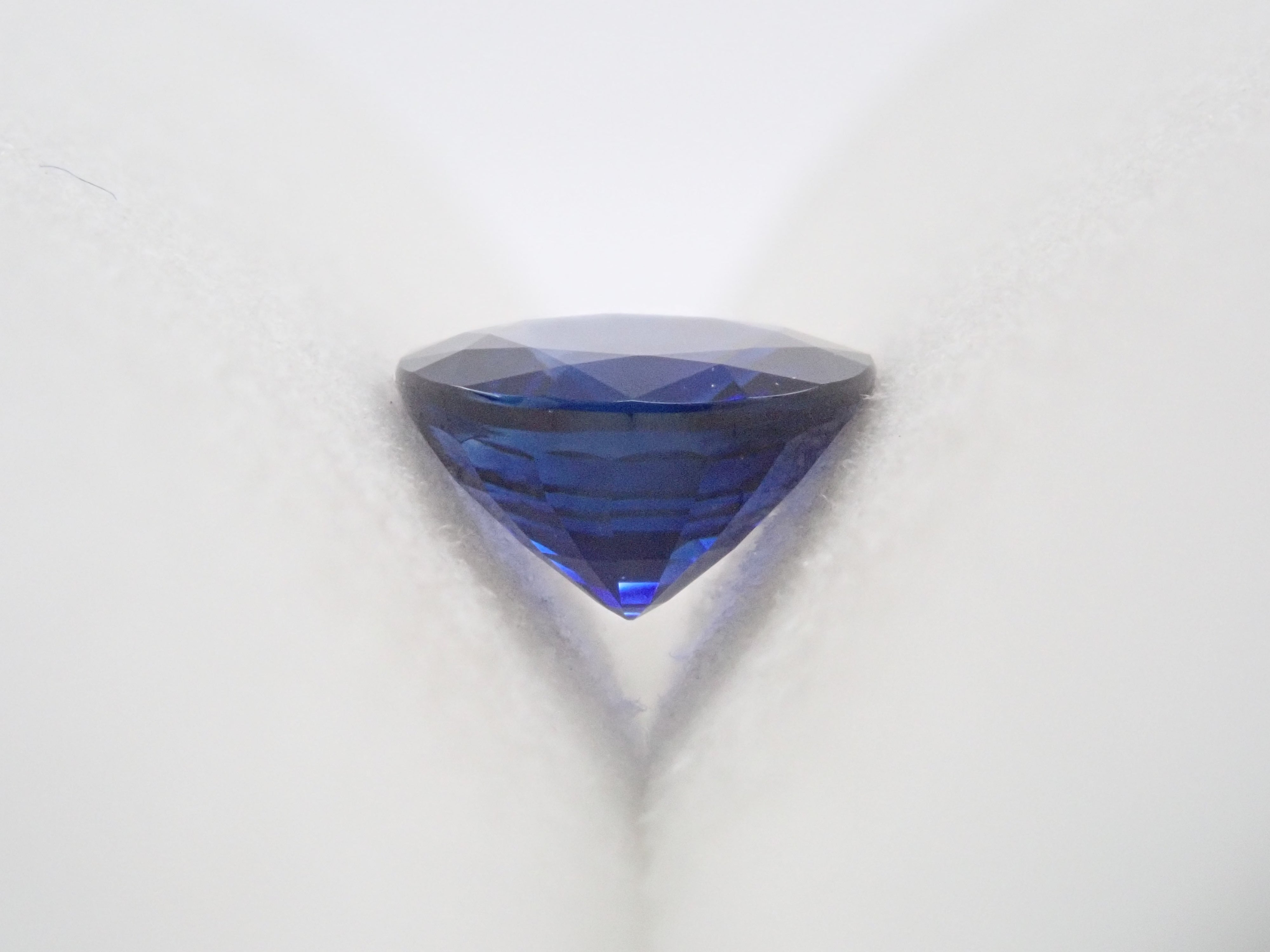 スリランカ産ロイヤルブルーサファイア 0.860ctルース AIGS付