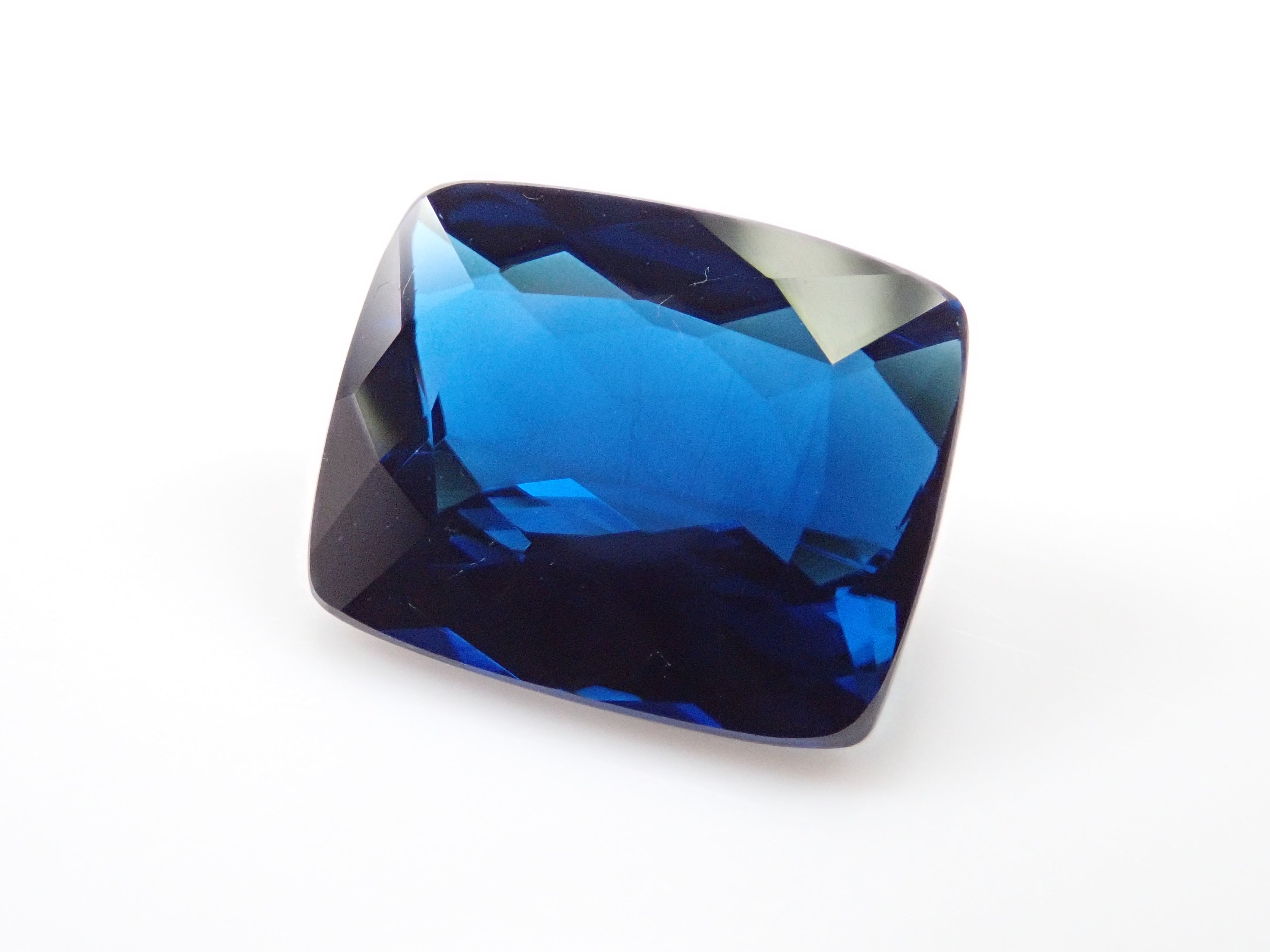 インディゴライトトルマリン 2.975ctルース DGL鑑付（ブルートルマリン）