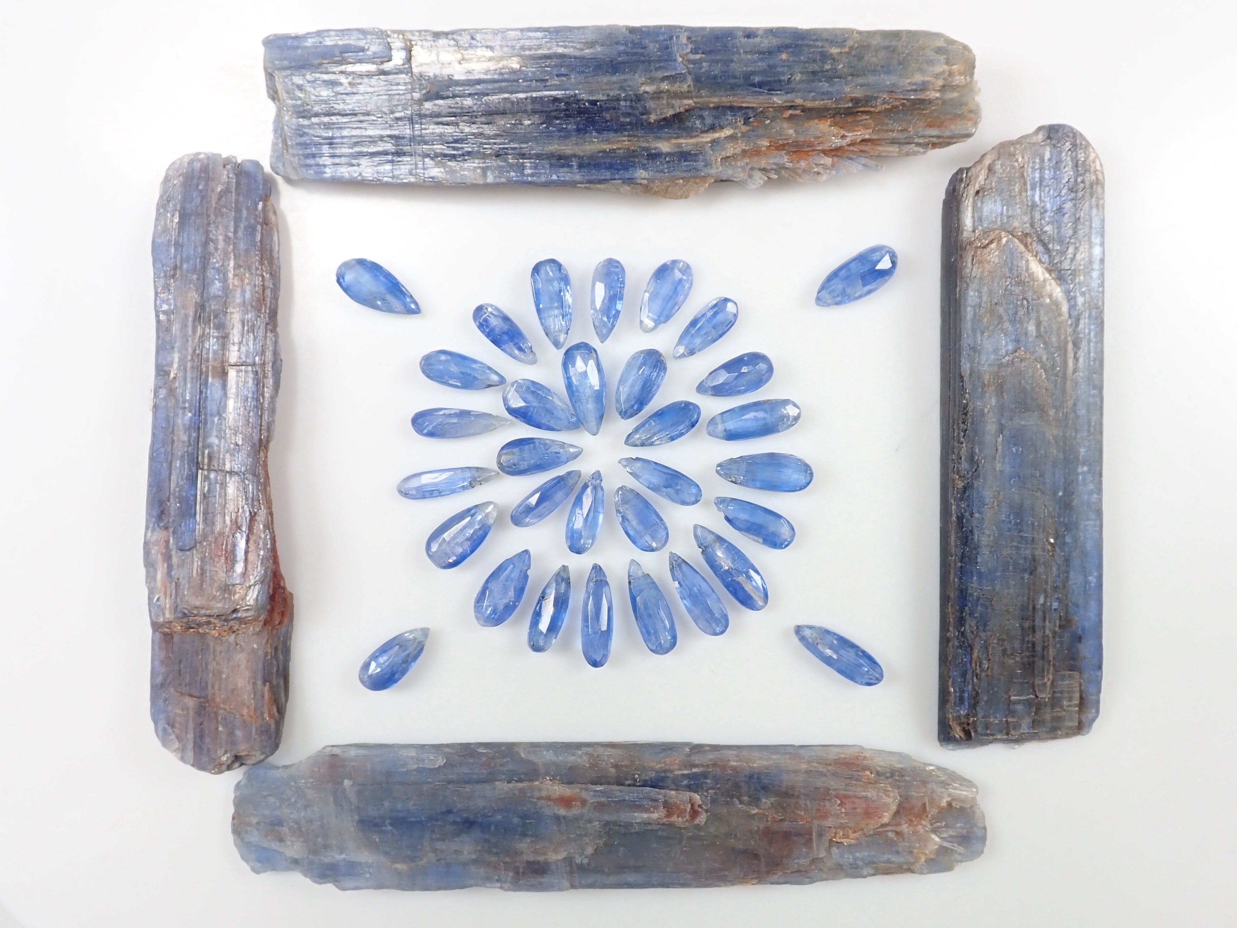 カイヤナイト 原石・ルース2石セット《複数購入割引有》