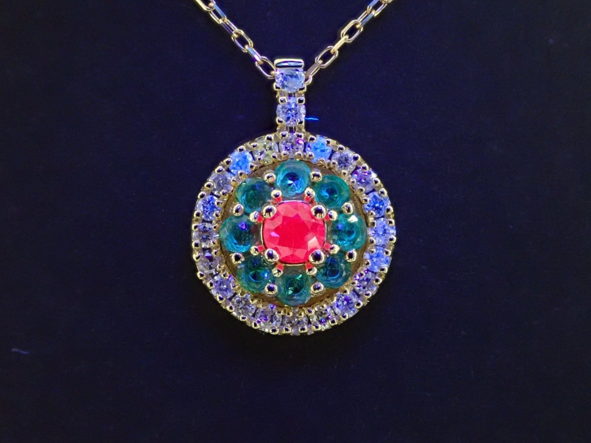 K18ルビー0.12ct・エメラルド・ダイヤモンドペンダント（ネックレス）