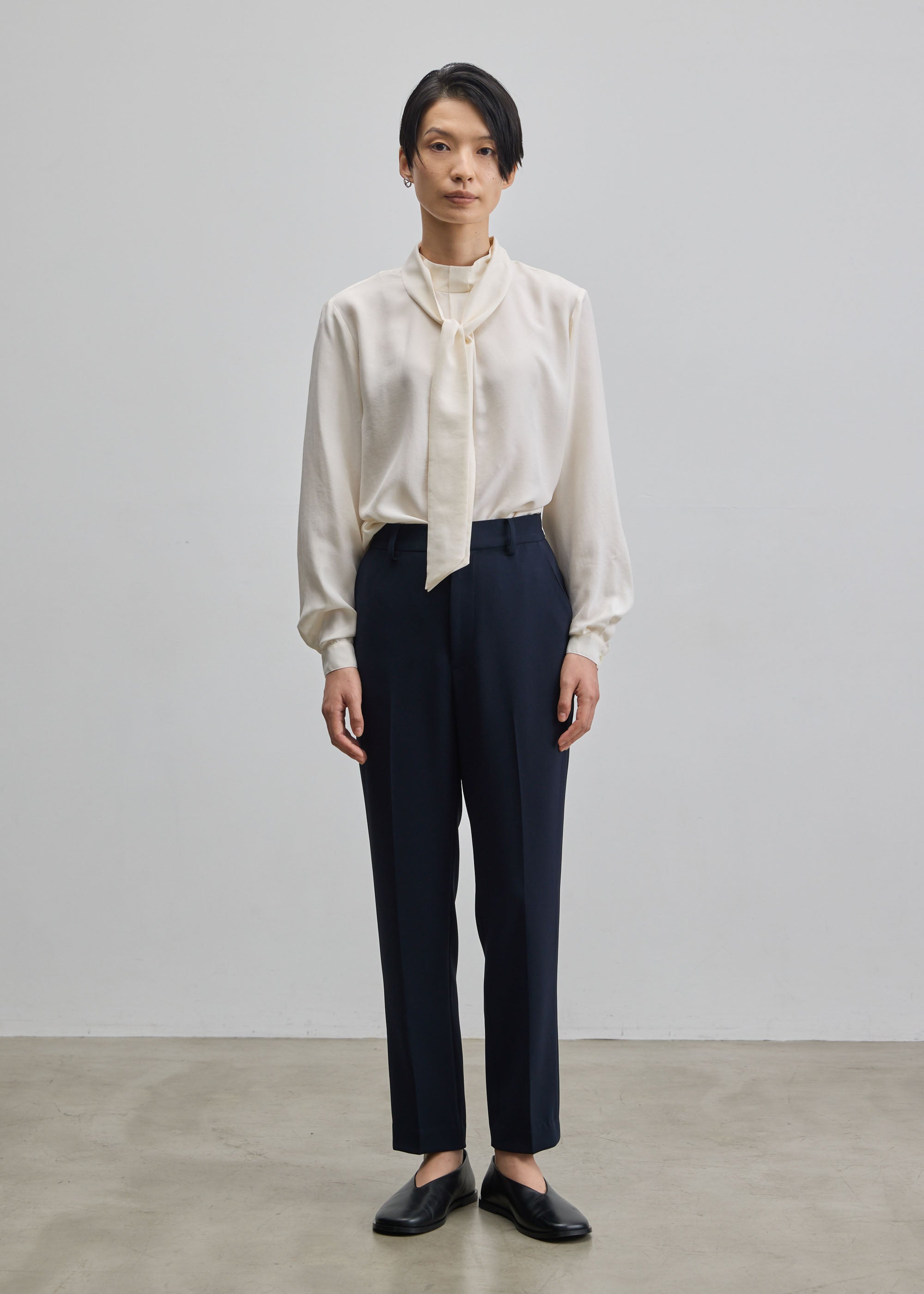 センタープレスパンツ - SOÉJU online store｜上質な大人の女性のため