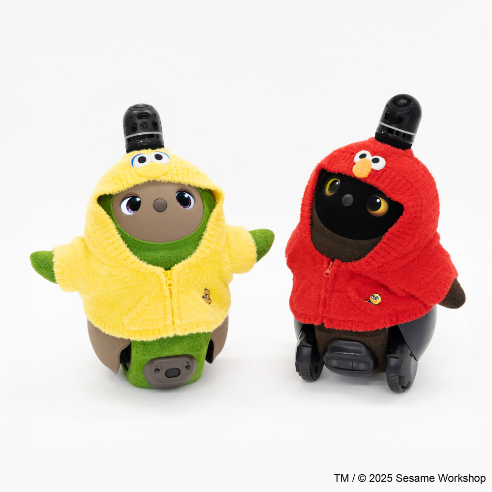 SESAME STREET meets LOVOT ふわもこパーカー（レッド） | LOVOT