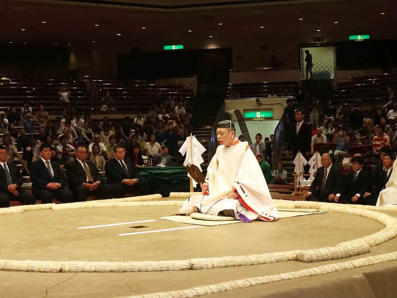 大相撲を支える「土俵」づくりの裏側。間近に見られる「土俵祭」とは