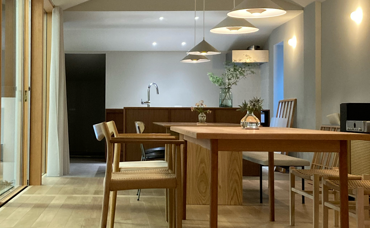 飛騨高山のナラ材で作ったアームチェア - 納品事例 - Story & Factory