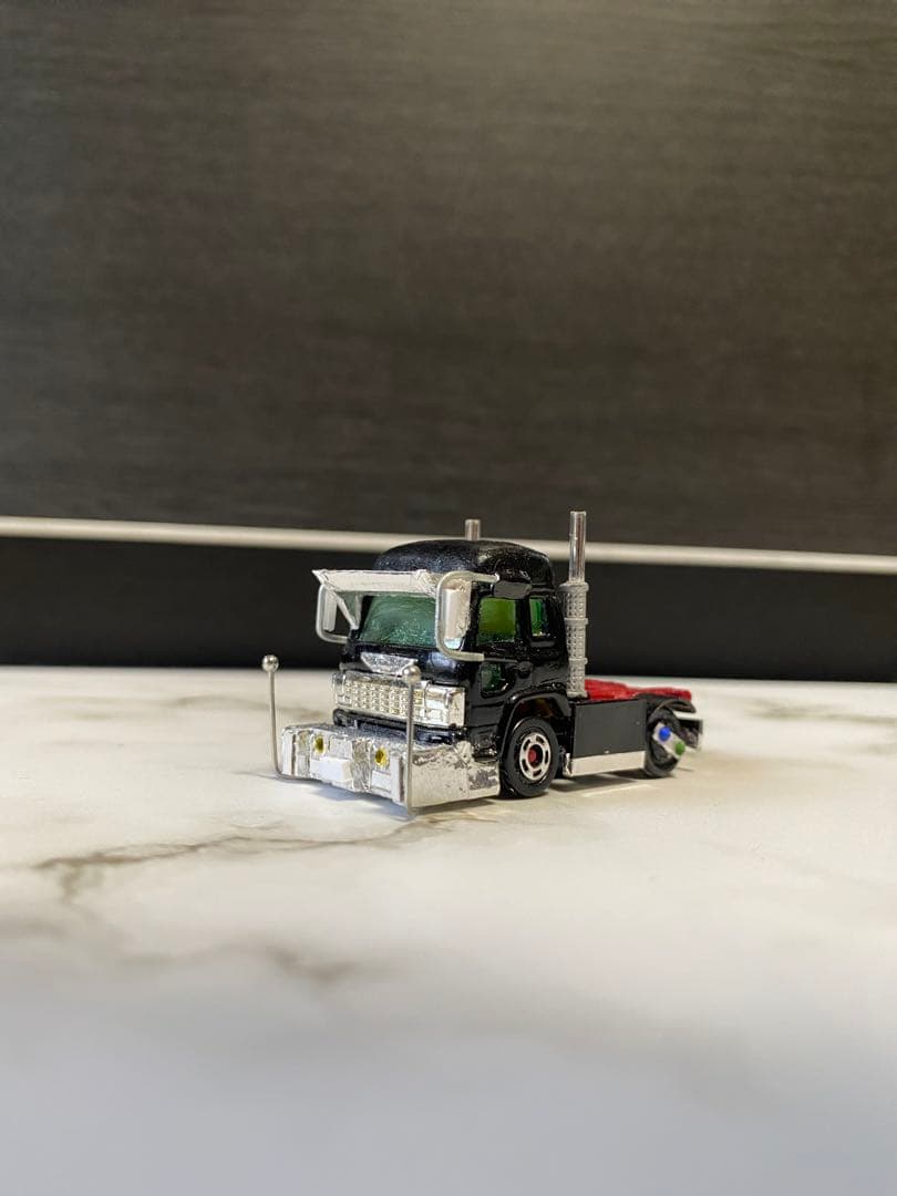 トミカ スーパーグレート　トレーラー改造　デコトラ トミカ改造 デコトラ スーパーグレート 低床平 いすゞギガ 家畜運搬 二