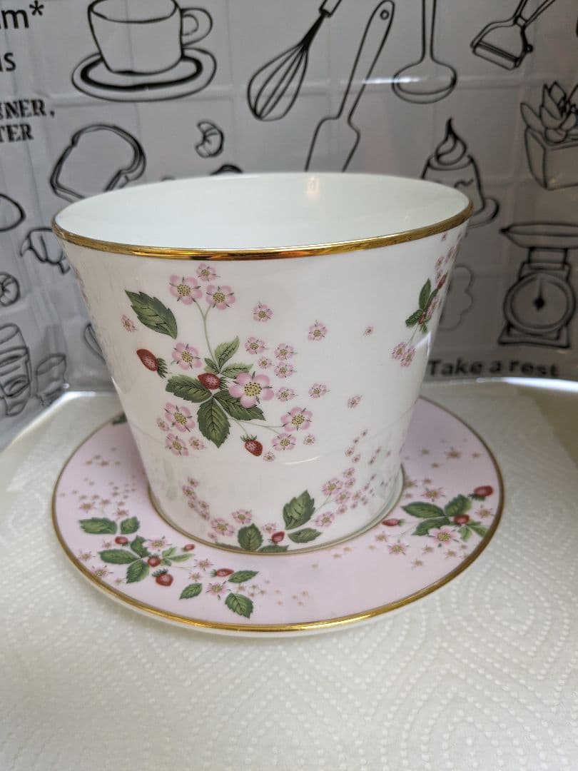美品 希少 ウェッジウッド ワイルドストロベリー 植木鉢セット - メルカリ