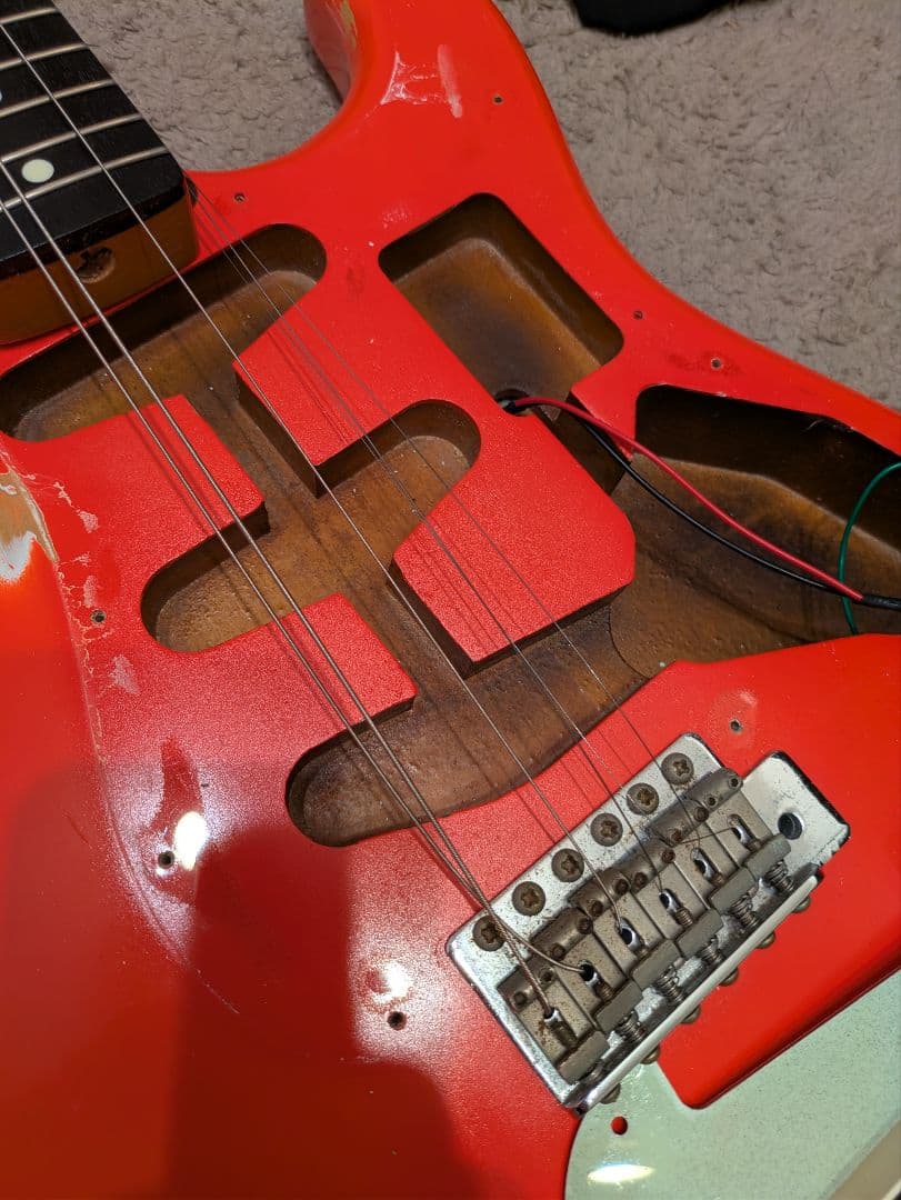 Fender japan コンポーネントレリックストラト - メルカリ