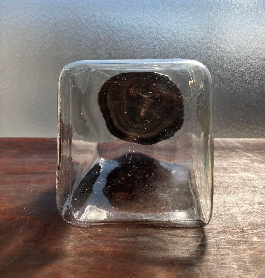 昭和レトロ 小ぶりザイズのタイプ違い 蓋付きガラス瓶 2個セット