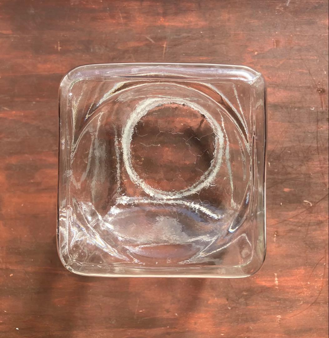 昭和レトロ 小ぶりザイズのタイプ違い 蓋付きガラス瓶 2個セット