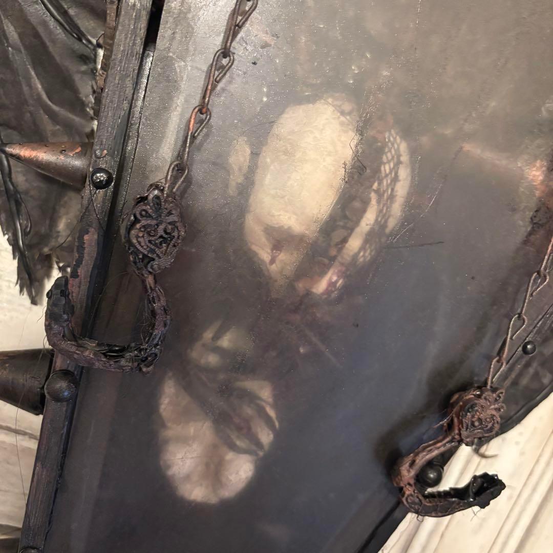 【Special Price】 血誓いの棺(拷問)オブジェ