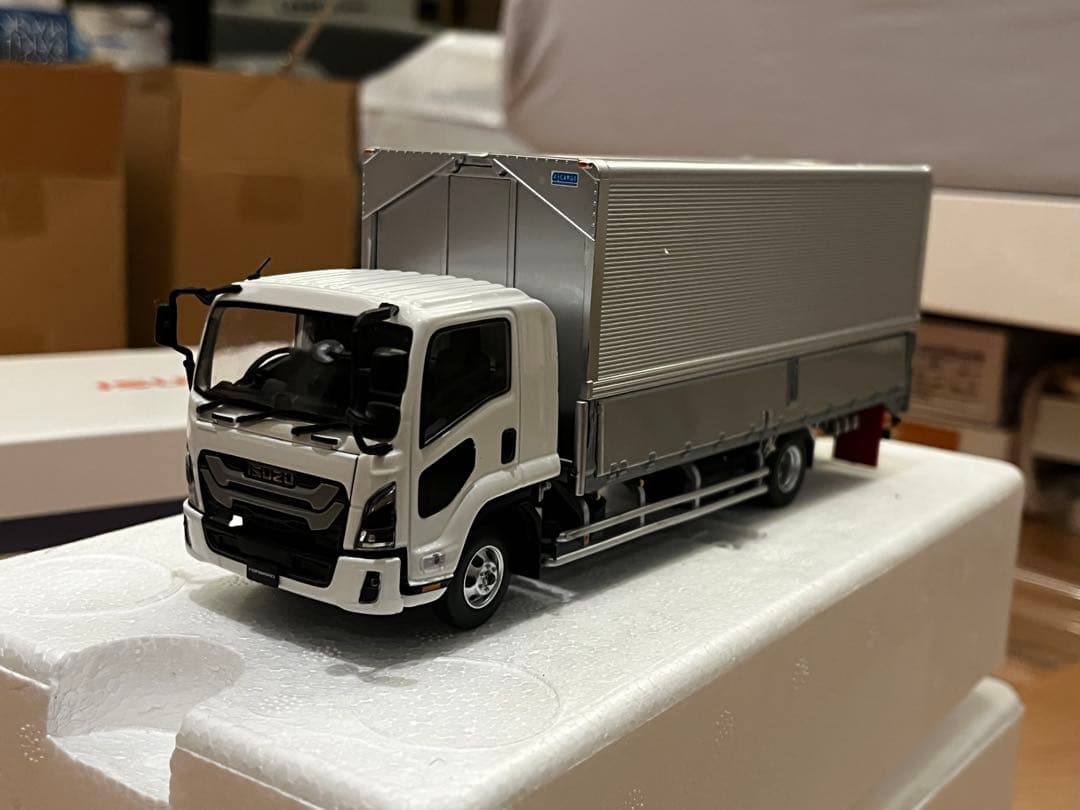 し*ち様 京商 いすゞ 1/43 フォワード ダイキャストミニカー 現行型