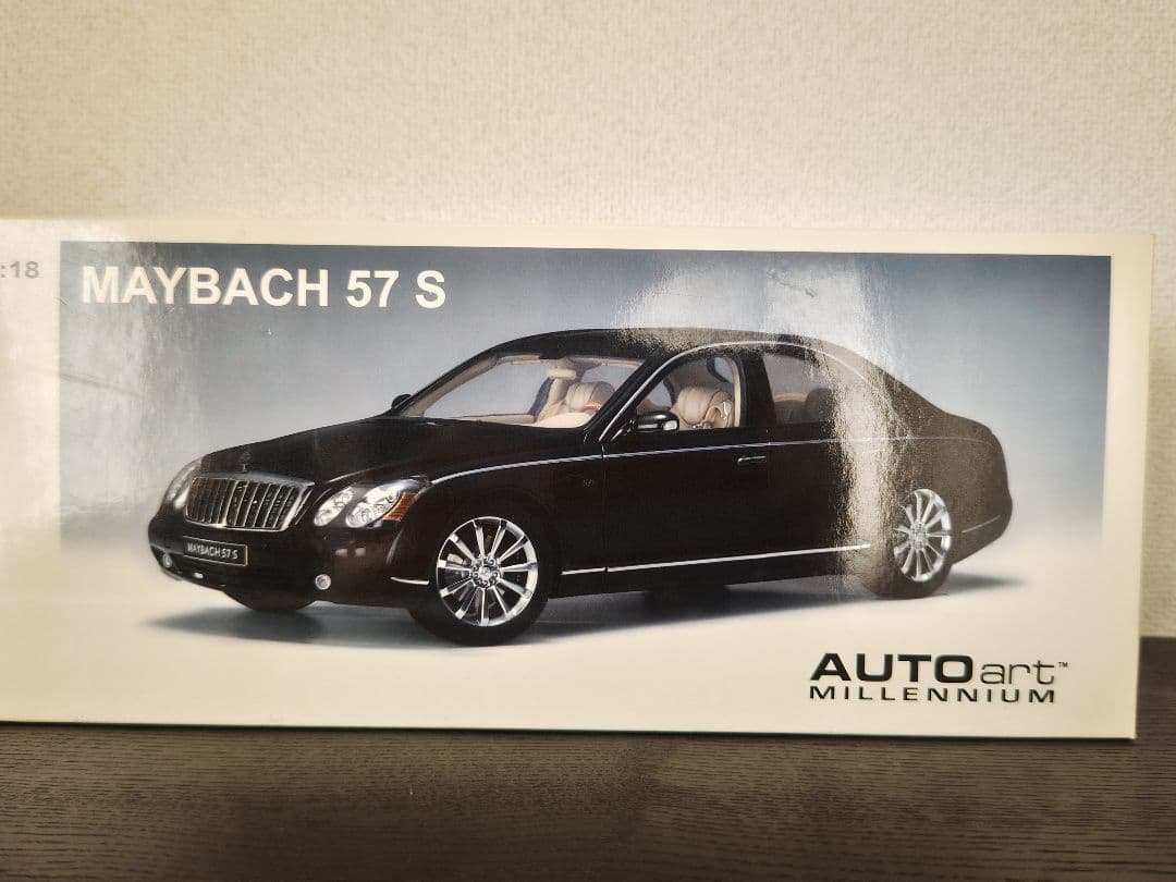オートアート マイバッハ 57S ミニカー 1/18 - メルカリ