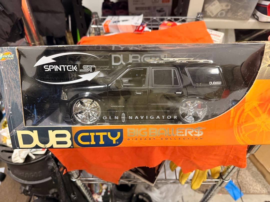 ミニカー DUB Lincoln Navigator JADA Lincoln Navigator (Dub City )1:24 - Big Bill's Die Cast