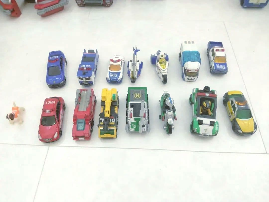 ハイパーレスキュー・ハイパーブルーポリス・トミカ・隊員・犬 価格