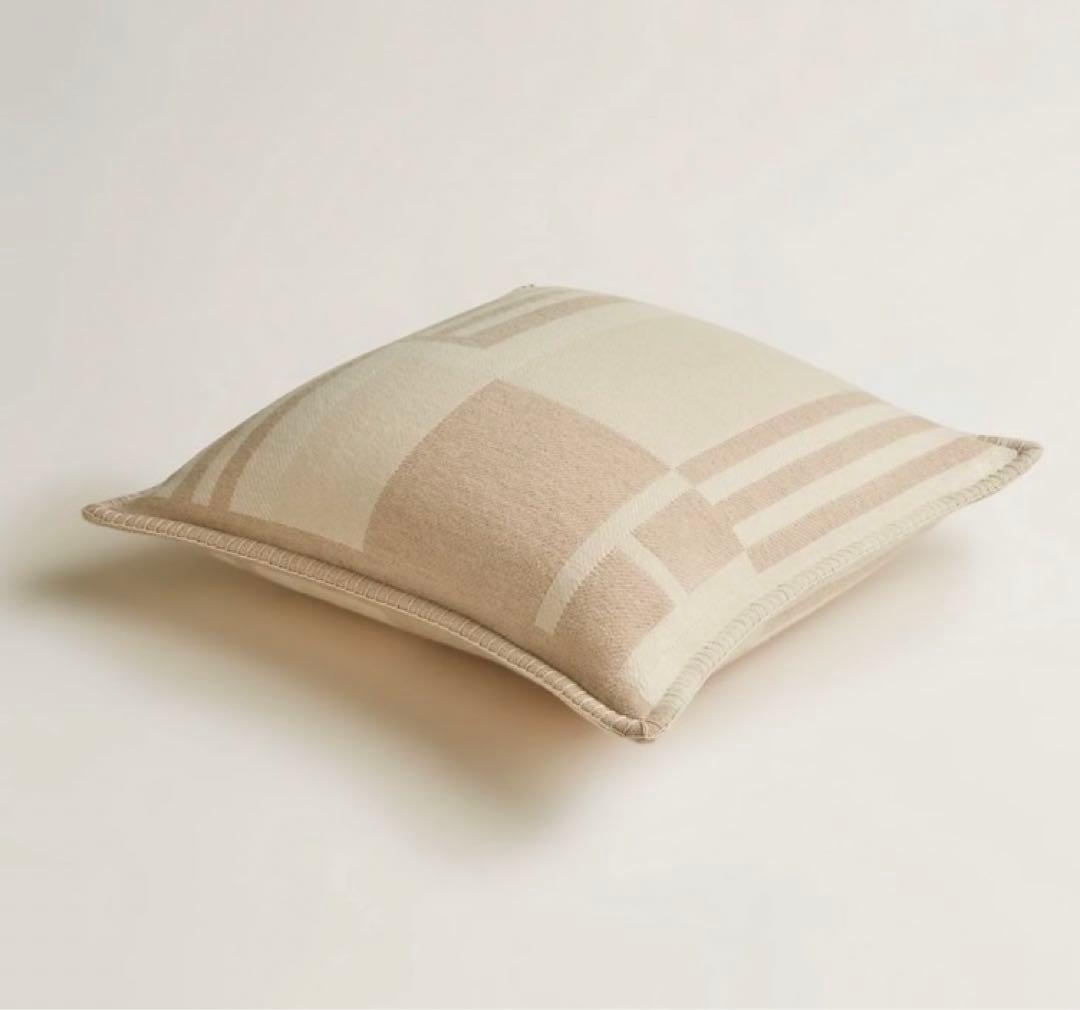 2つセット　新品未使用　エルメス　クッション 《イターク》