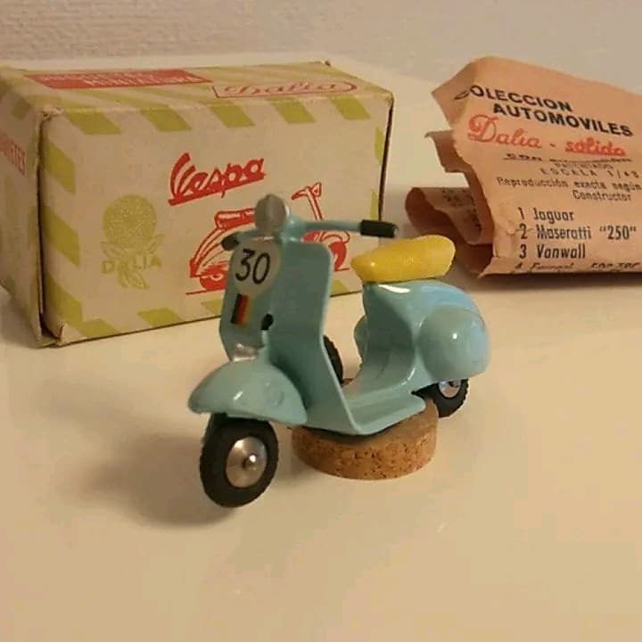 ダリア　ソリド　ベスパ　dalia-solido Dahlia 'Hillcrest Suffusion' - Small Formal Decorative (1 farm