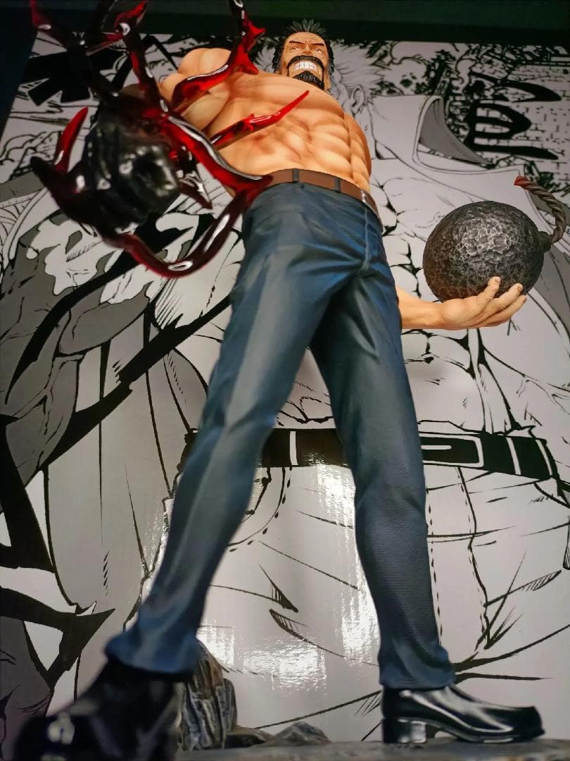 ワンピース 海軍の英雄 モンキー・D・ガープ フィギュア ガレージ