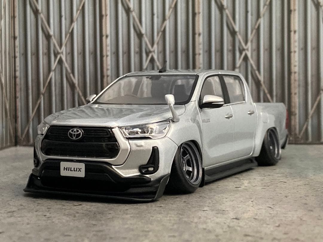 1/30 トヨタ ハイラックス（カスタム品） トヨタ ハイラックス Z ブラックラリーエディション 3.3万Km (北海道