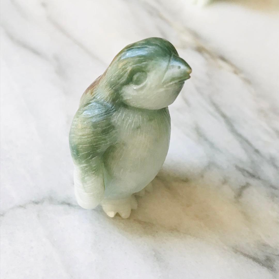 O2094-001】翡翠 ミャンマー産 彫刻 カービング 置物 ペンギン - メルカリ