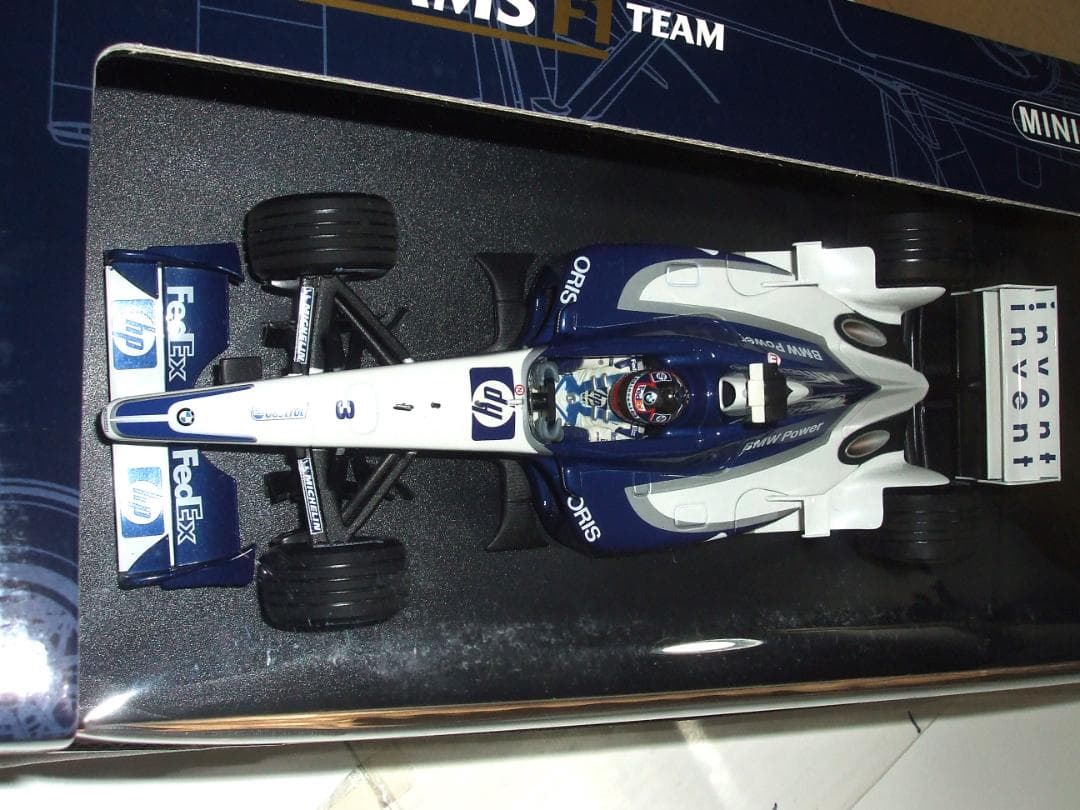 ウィリアムズ SHOWCAR 2003 モントーヤ ミニチャンプス 1／18