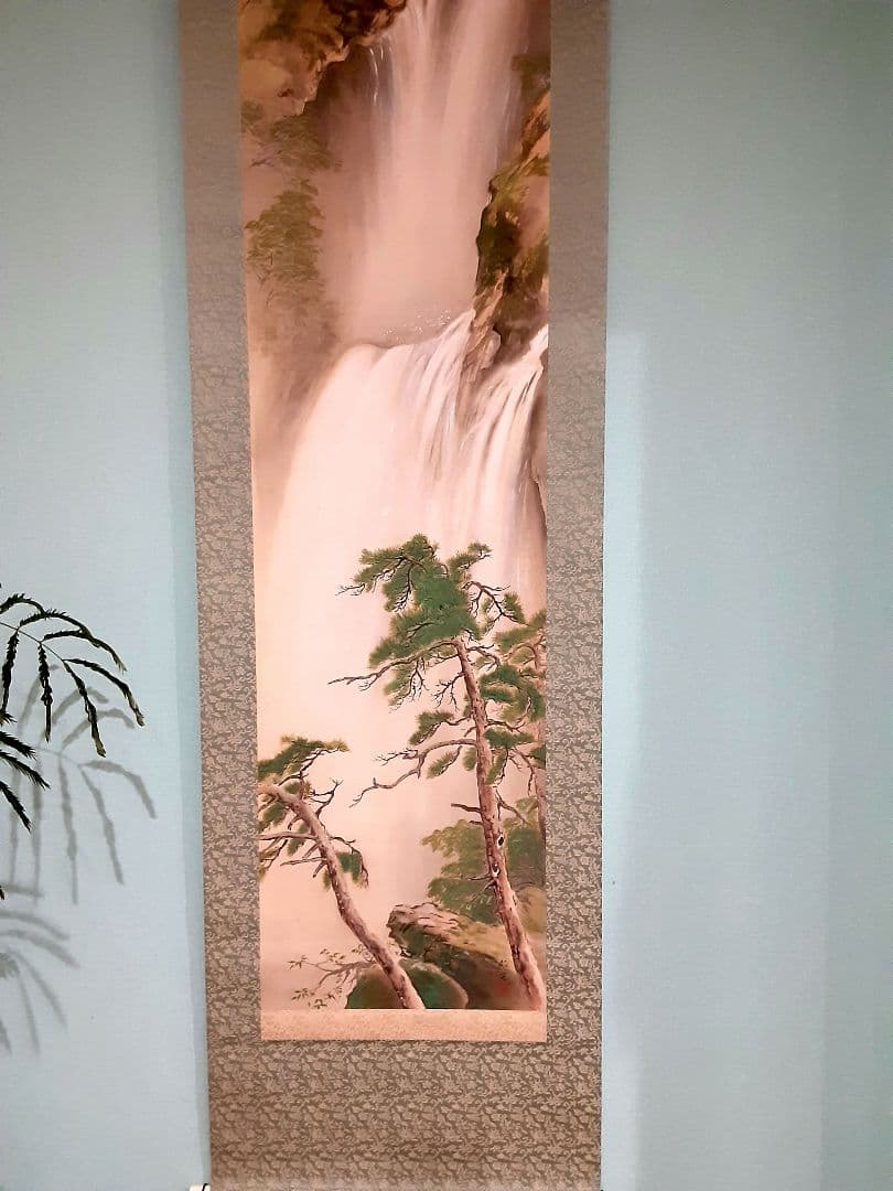 日本画、掛け軸、夏掛け、山本朝光『深山瀑布』 円山応挙 瀑布図｜古美術・掛け軸の販売・買取・鑑定-松本松栄堂