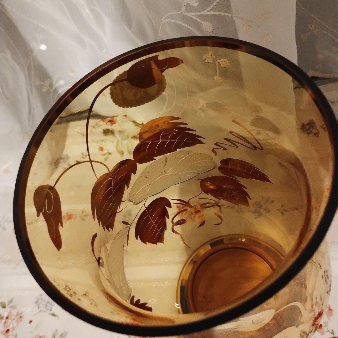 ボヘミアの花瓶（アンバーガラス×金彩） - メルカリ