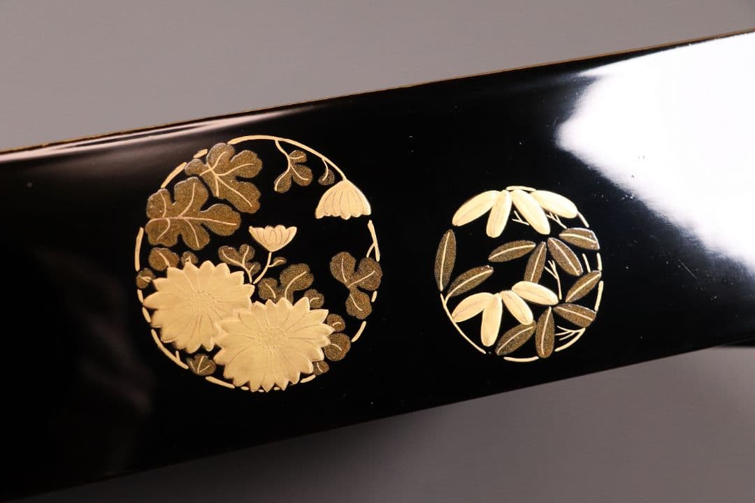 漆芸 木製漆器 丸に草花図 金蒔絵 二段重 重台 黒塗 朱塗 重箱【MA171