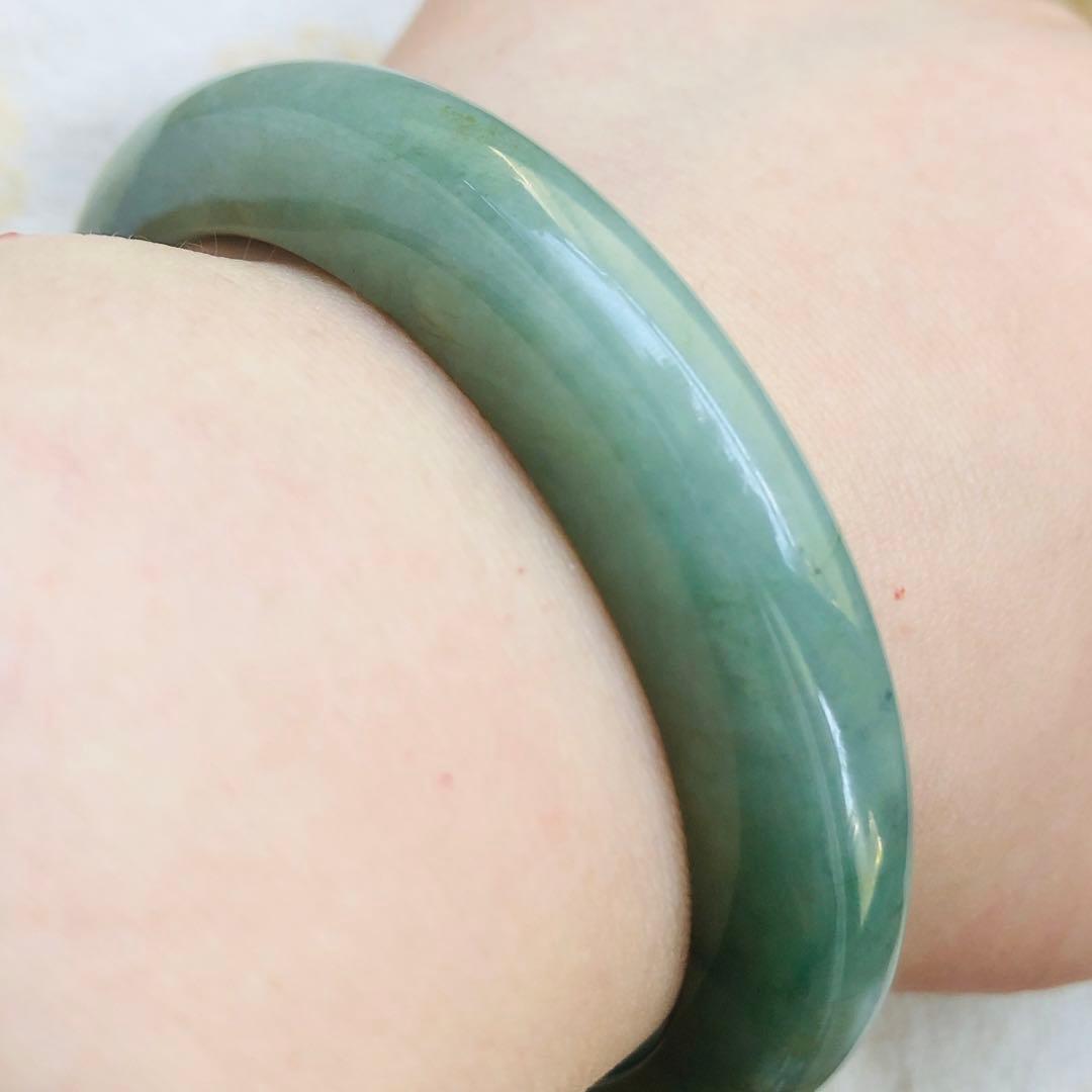 特価 本翡翠保証 天然翡翠 バングルMサイズ内径55㍉ - メルカリ