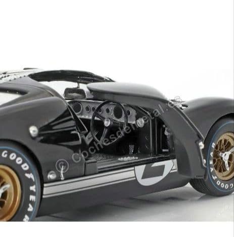 1/18 フォードGT-40 MK2　 Shelby Collectibles