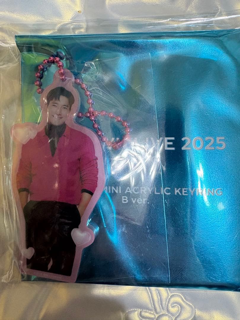 SMTOWN シウォン アクリルキーホルダー - メルカリ