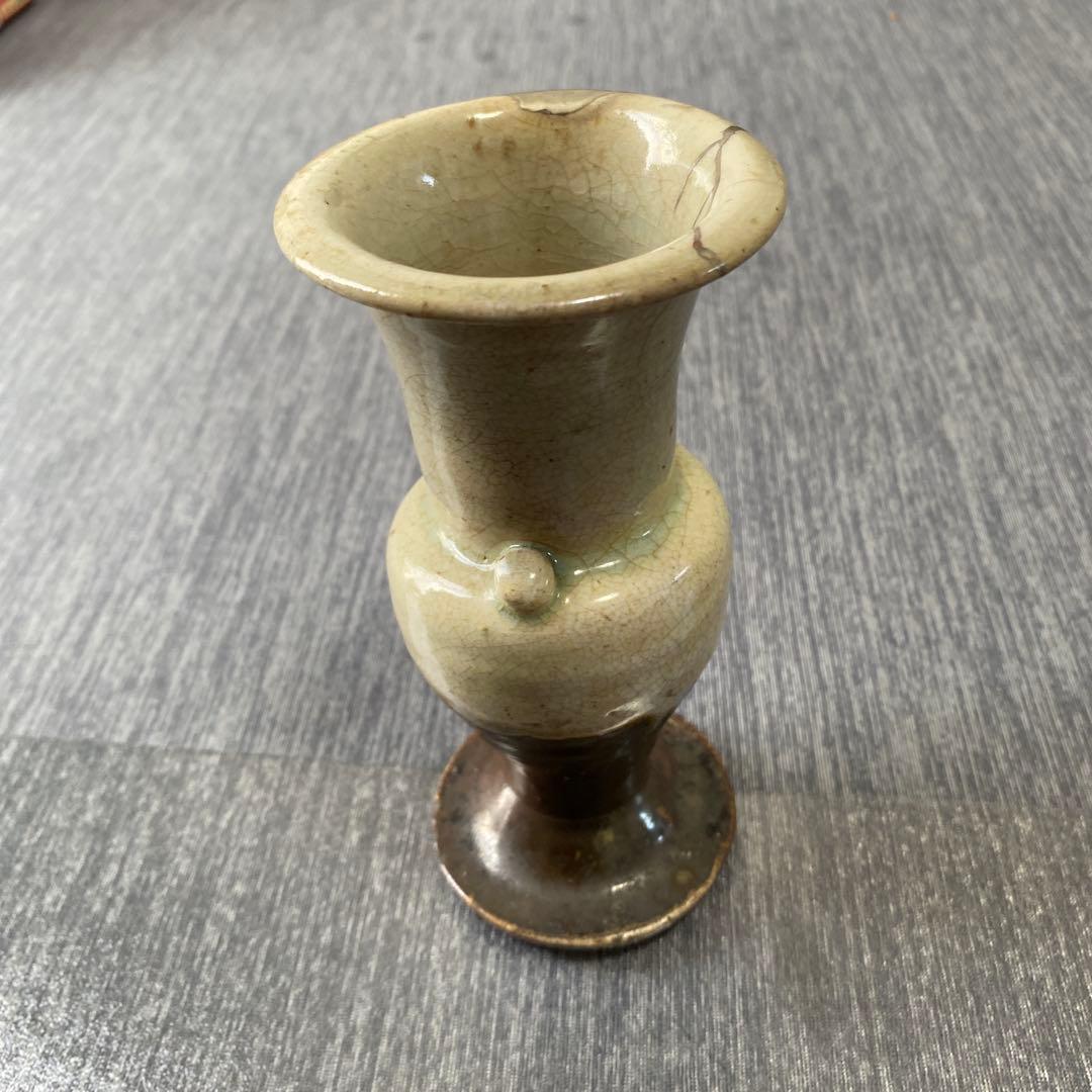 小瀬戸仏花器 鎌倉時代 古瀬戸 印花文仏花瓶（1185–1333 CE） | 入蘆花（ロカニイル）