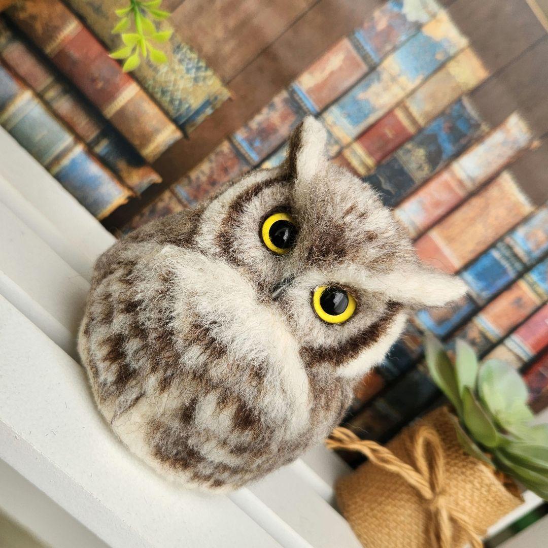 小さなフクロウ置物 高さ約9㎝ 羊毛フェルト製 ホワイトアメリカ