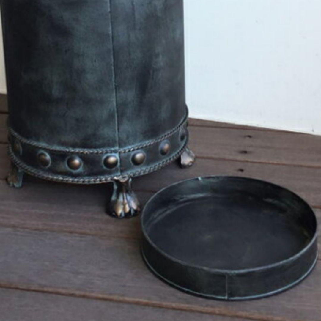 輸入雑貨 アイアン製品 『ライオン飾り付き円筒形傘だて』 アンブレラ