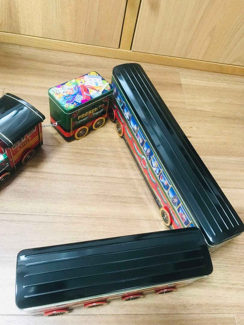 クリスマス缶 蒸気機関車 ブリキ缶 ツリー下飾り - メルカリ