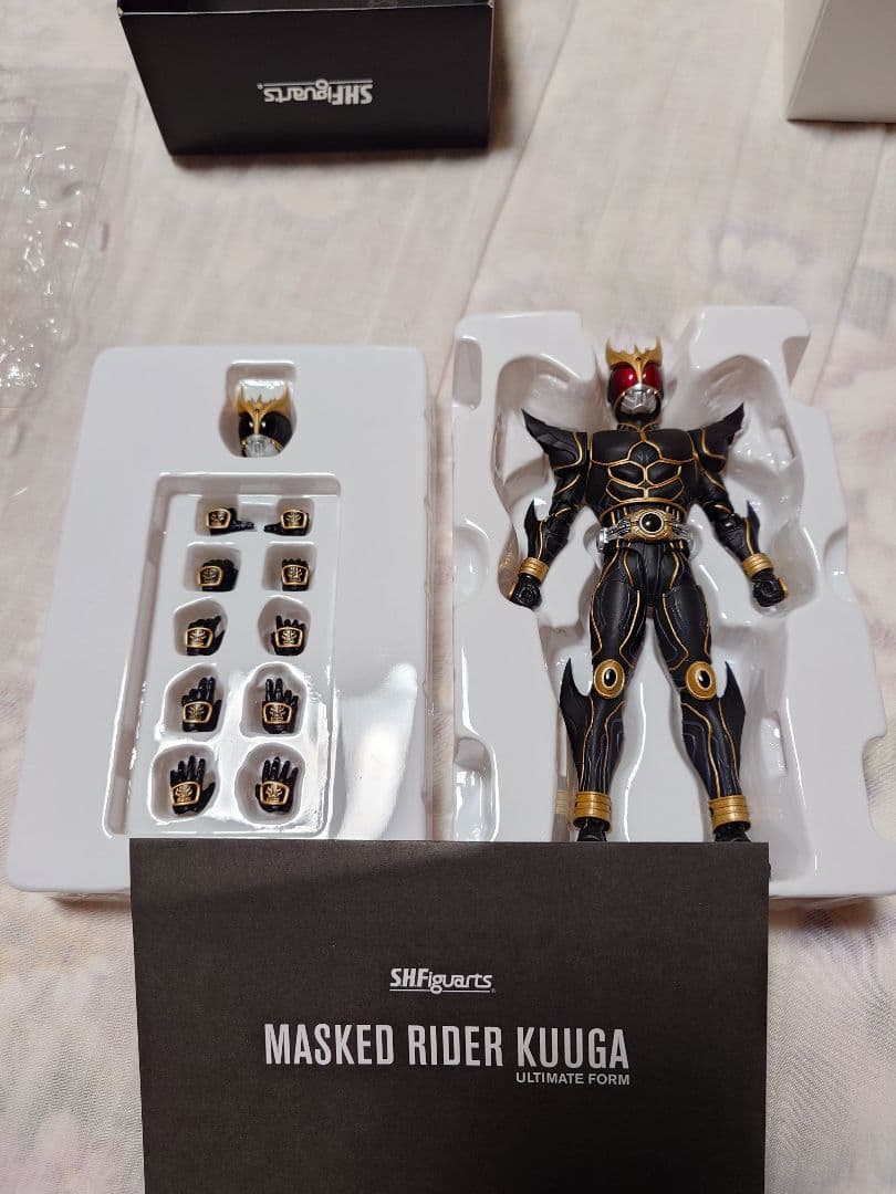 S.H.Figuarts 真骨彫　仮面ライダークウガ　アルティメットフォーム