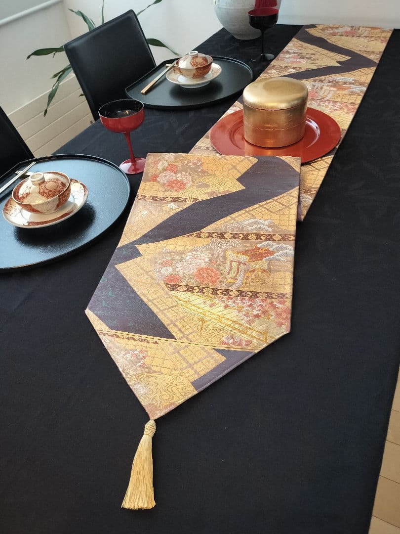 A945☆高級‼️豪華刺繍‼️ひな祭り‼️テーブルランナー2m10cm - メルカリ