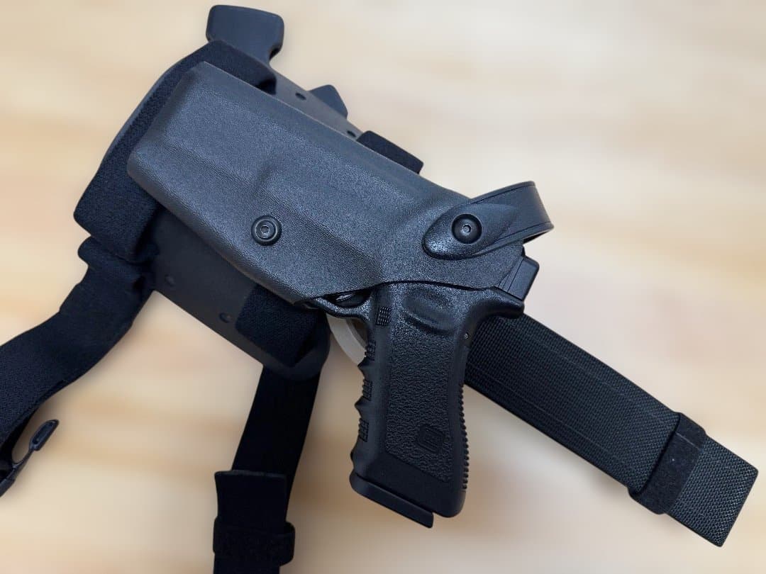 実物美品 Safariland 6004 -83 GLOCK17/22用 左用