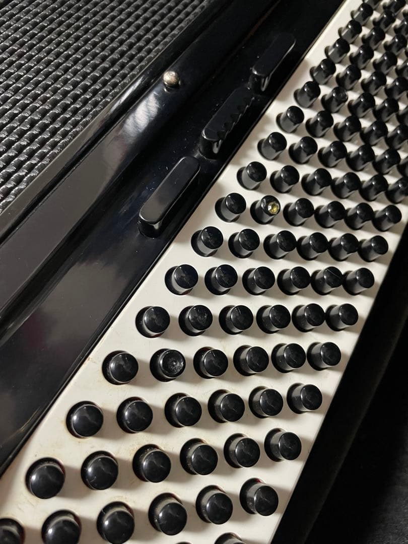 GIULIETTI アコーディオン ブラック M52 - メルカリ