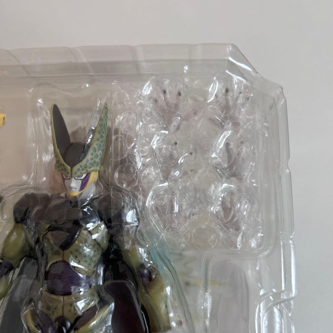 ドラゴンボールZ S.H.Figuarts セル完全体　フィギュア