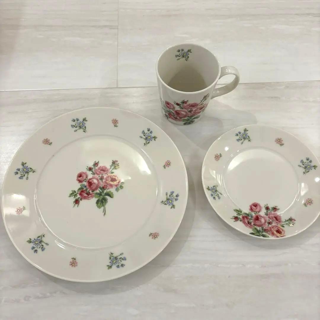 ローラアシュレイ 食器セット 9ピース - メルカリ