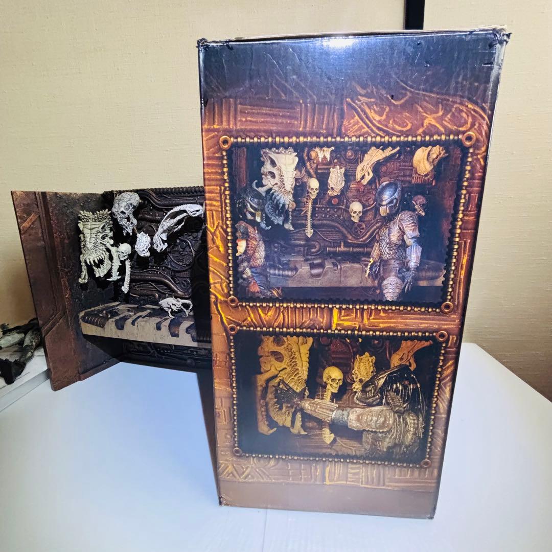 NECA プレデター2 トロフィーウォールジオラマ 限定版 - メルカリ