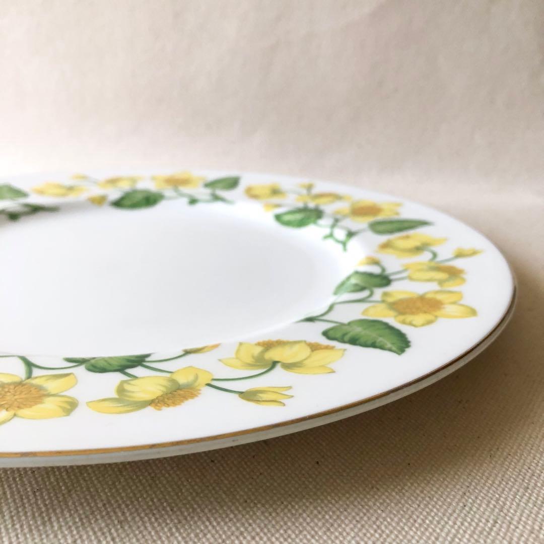 イギリス ウェッジウッド 黄色いお花のディナープレート① WEDGWOOD