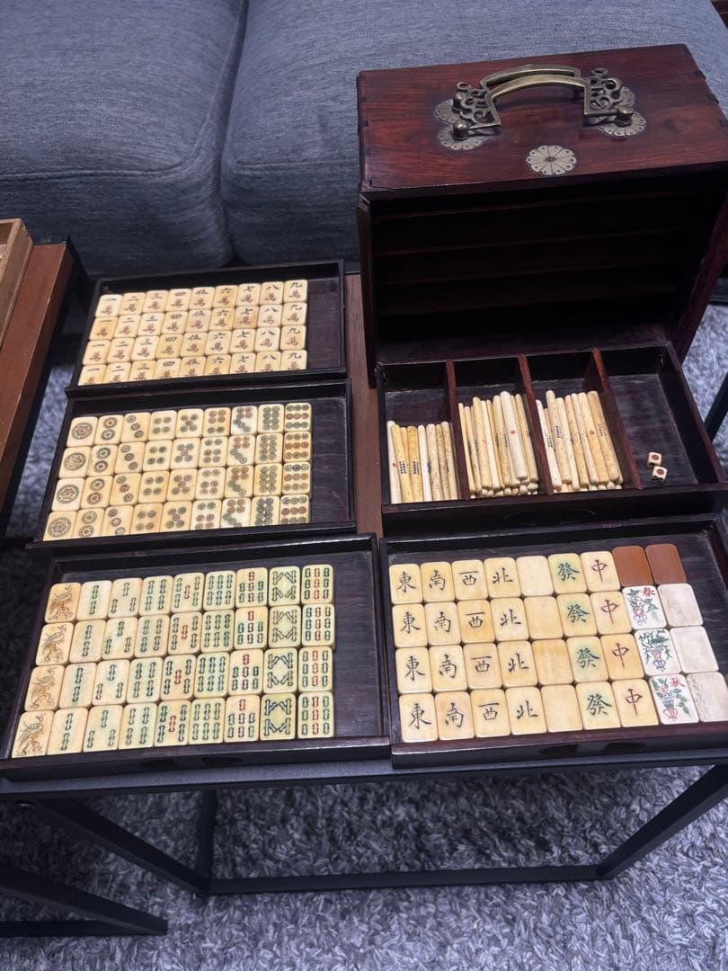 本場中国製80年前の上質な鹿の骨材と竹材の麻雀セット唐木箱付き全牌完備　送料無料 その他ブランド(ソノタブランド) / 麻雀牌/骨製竹背/唐木箱付 | 中古品