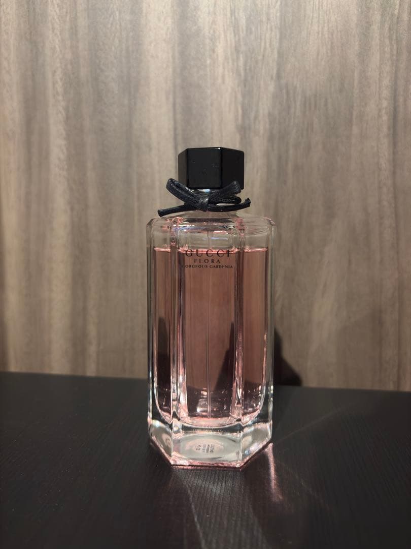 GUCCI フローラバイグッチ ガーデンゴージャス ガーデニア オードトワレ Amazon | グッチ フローラ バイグッチ ゴージャス ガーデニア