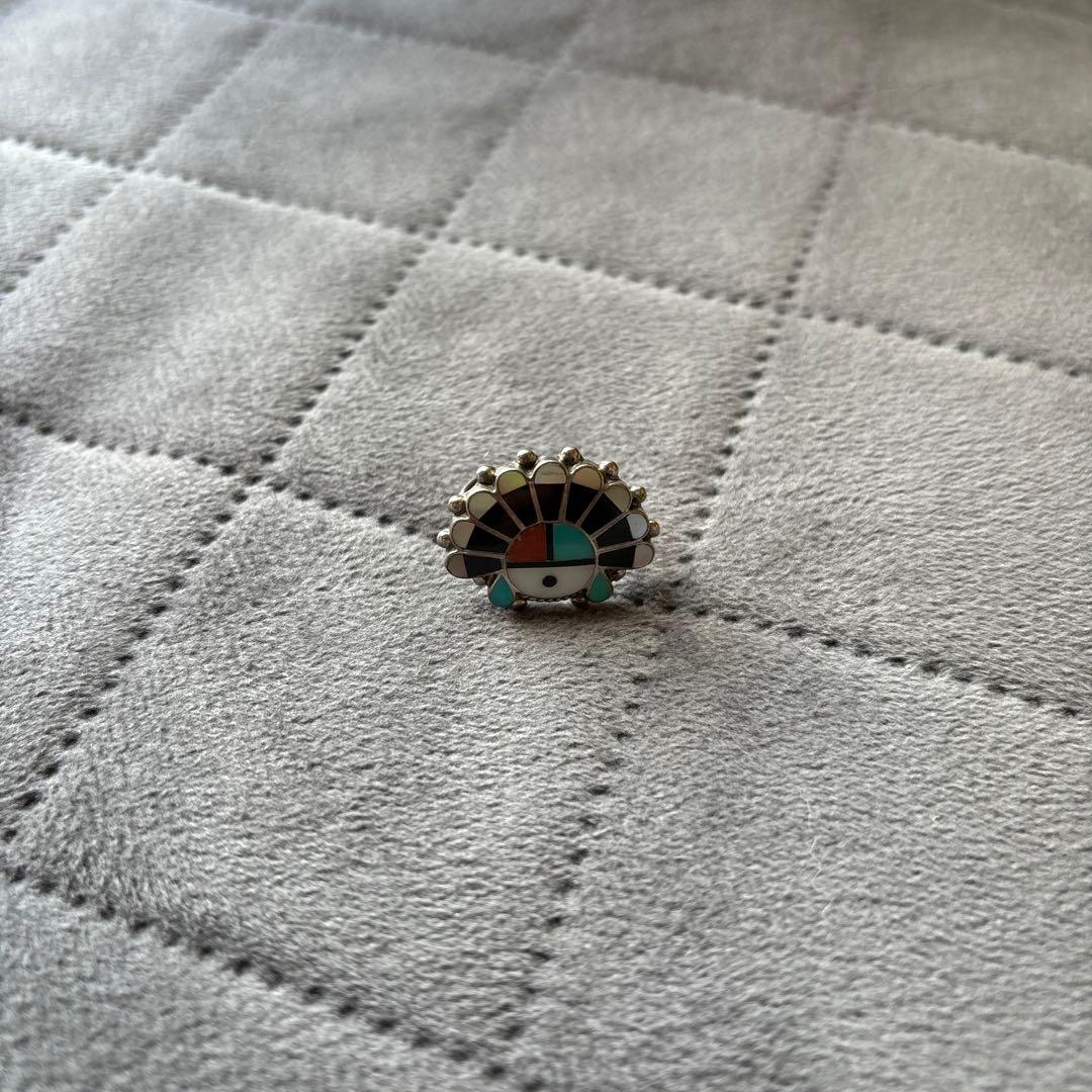 インディアンジュエリー指輪　サンフェイス　ズニ族 ZUNI(ズニ）族 アーティスト Tony & Ola Eriacho作 サンフェイスリング