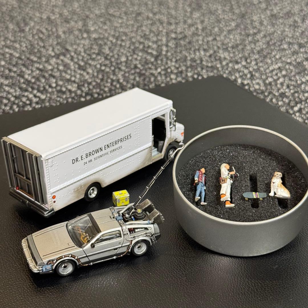 デロリアン & ドクのバンカスタム品 バックトゥザフューチャー 1/64