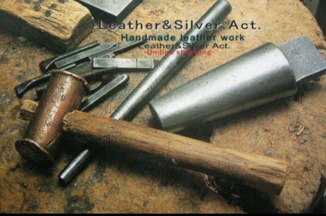 ハンドメイド 永遠の幸福 手彫イーグルペンダントトップ ゴールドk18