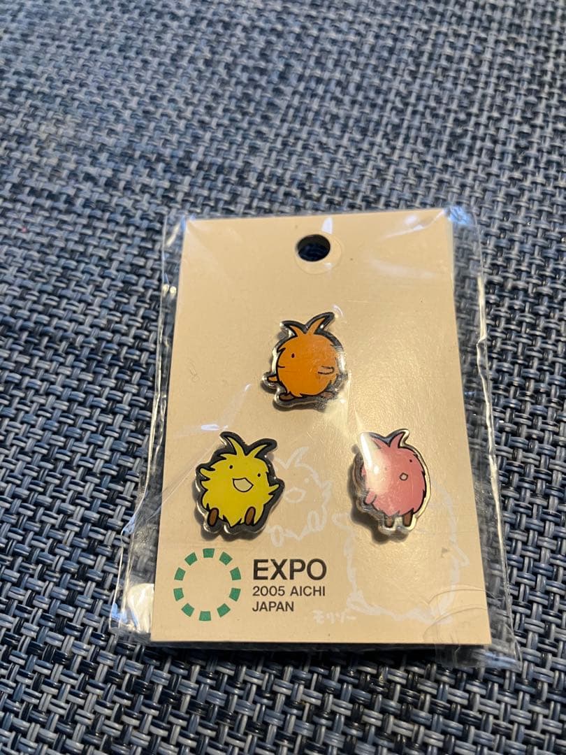 EXPO 2005 愛知万博 公式グッズ タオル＆ピンバッジ - メルカリ