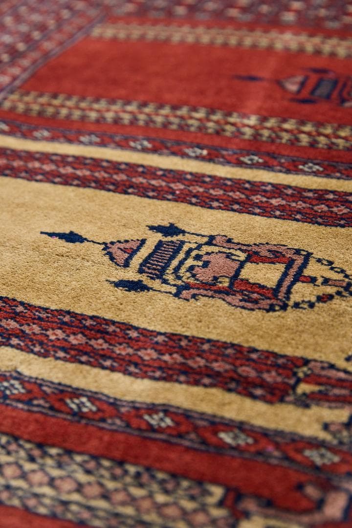 ヴィンテージラグ トライバルラグ パキスタン産（94×65cm）赤 黄 紺 黒