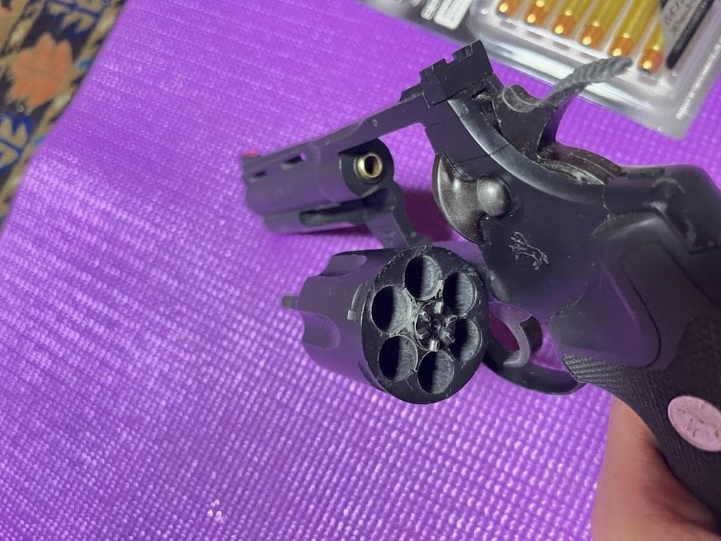 マルイ ガスリボルバー コルトパイソン.357マグナム 4インチ リアル